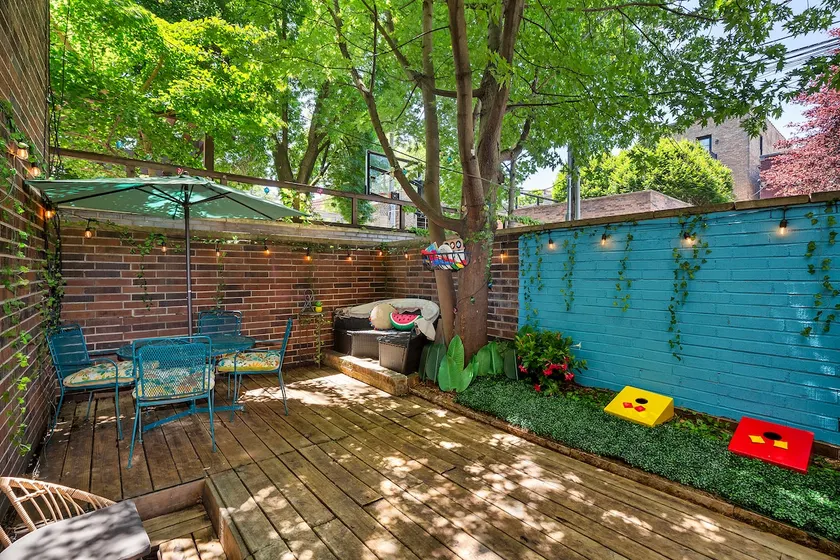 Bright & Cozy 3 Story Lincoln Park Home | DePaul - Image 1