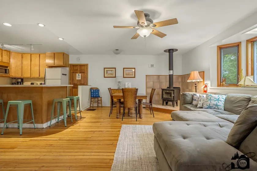 Sea Treasures Inn - Image 1