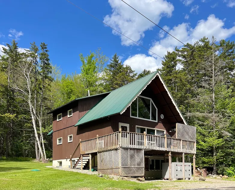 Chalet Near Jay Peak Waterpark, Hiking & Skiing - Image 1