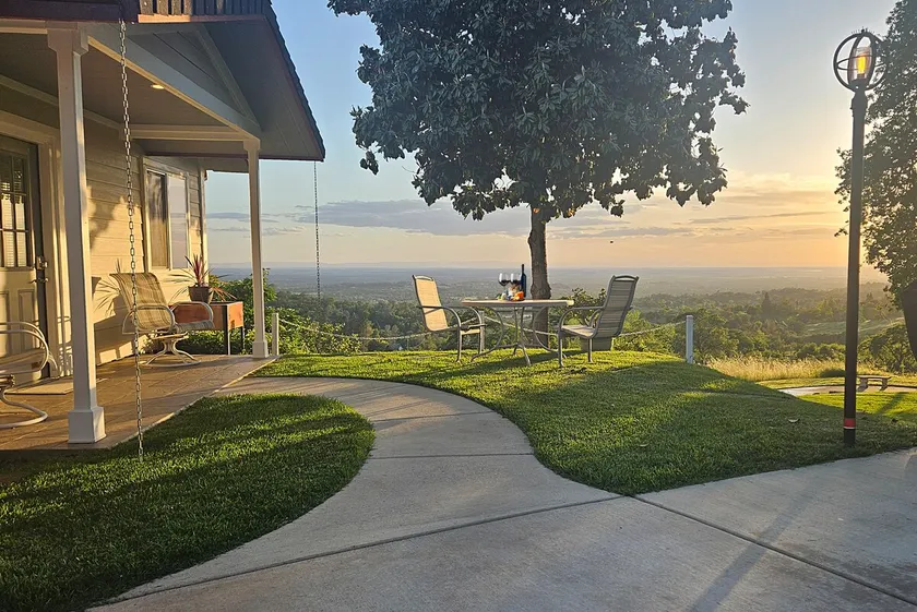 Best View in Auburn Guest House - Image 1