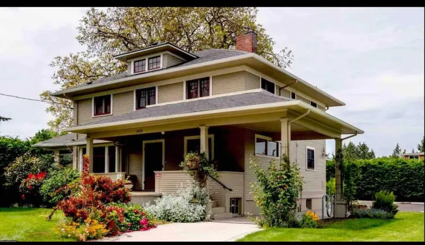 5BR Historic Home | King Beds + Gated Parking - Image 1
