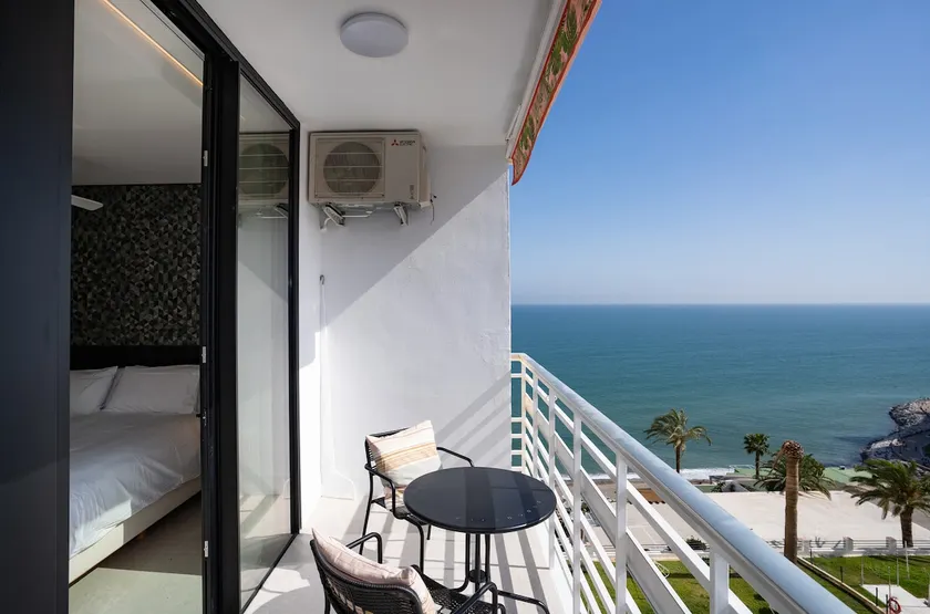 Apartamento Torre de la Roca Actual - Image 1