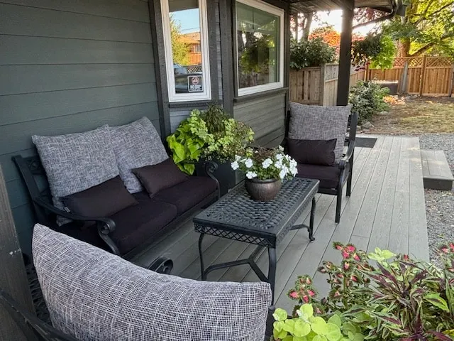 1 Bedroom Suite w/1 Breakfast Included - Image 1