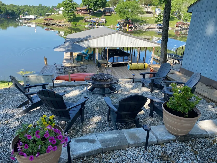 Williamstown Lakefront Retreat, 15 min. to Ark Enc - Image 1