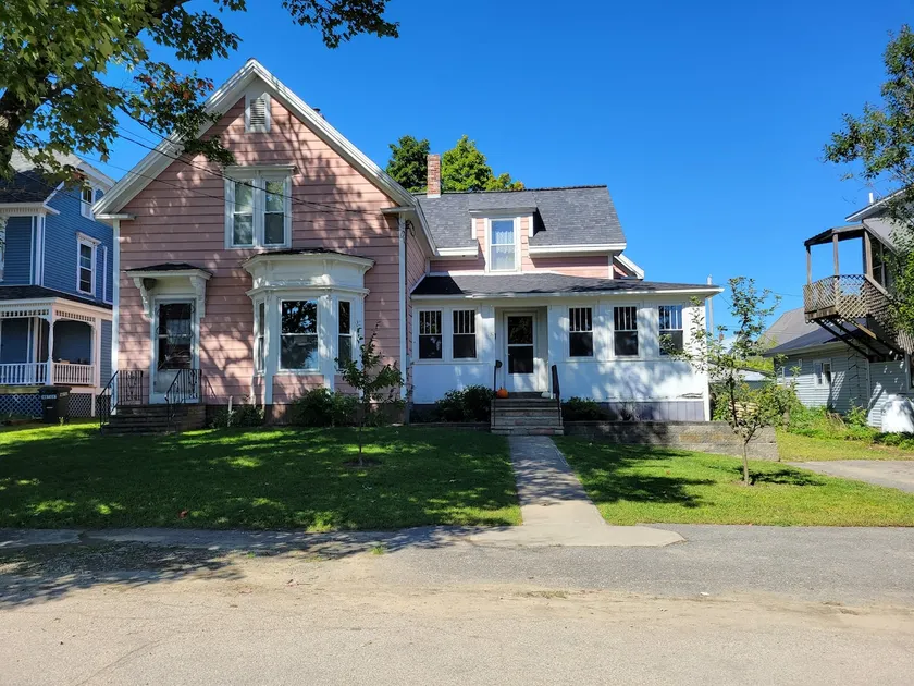 Pretty Old House - Image 1