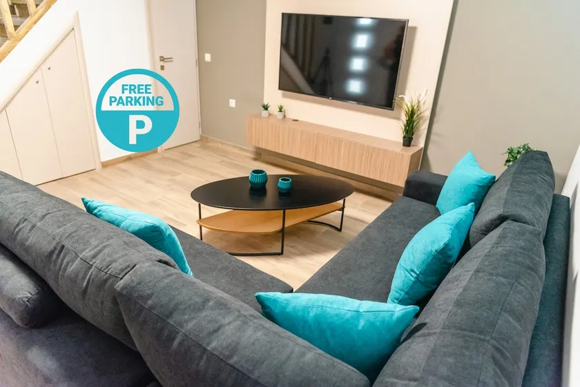 Elegant decorated house - Free Private Parking & Fibre Internet! - Image 1