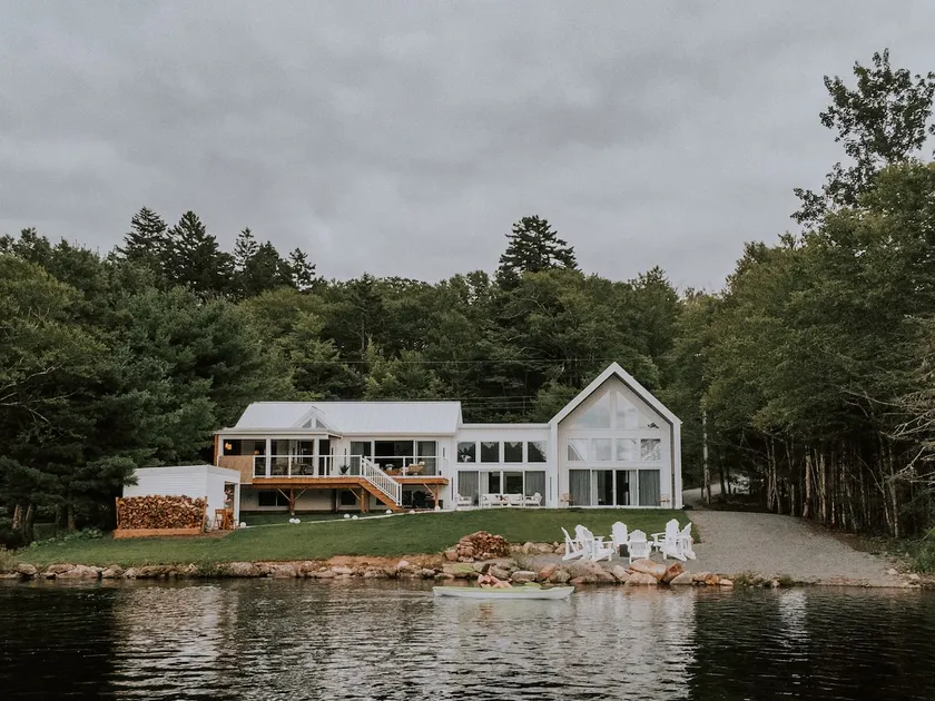 Elite Lakehouse w/ Hot Tub & Sauna - Image 1