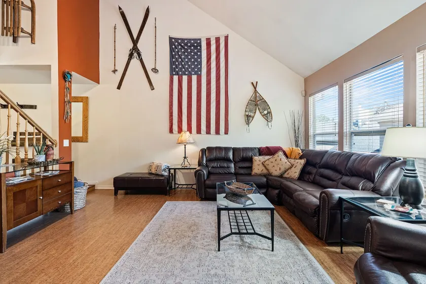 5BR End Unit Townhome w/ Private Hot Tub & Grill - Image 1