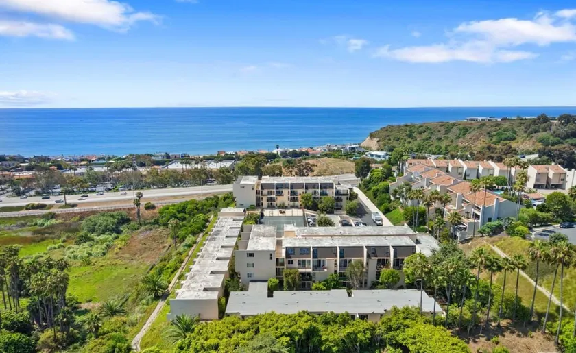 Malibu The Best Walkable Location - By The Colony - Image 1