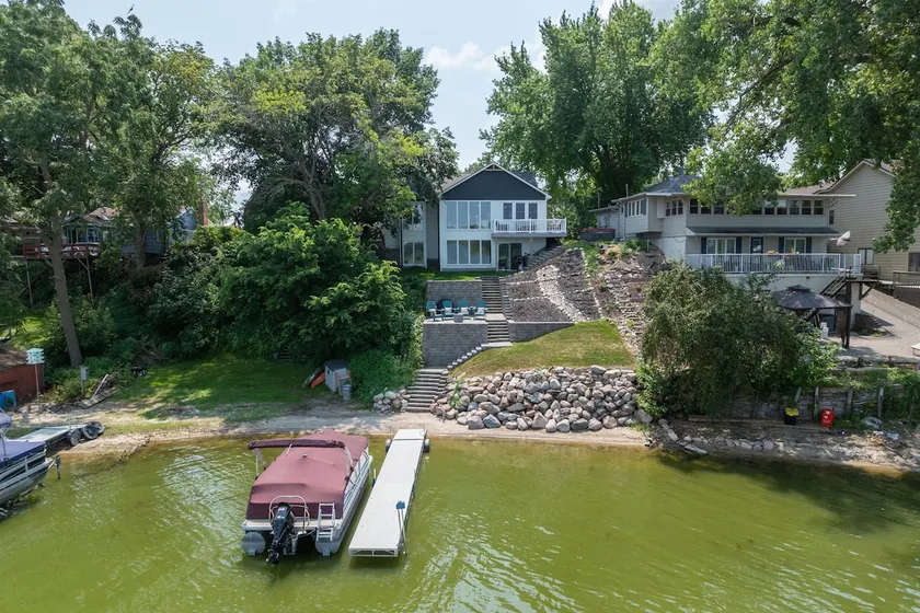 Waterfront on the Point - Image 1