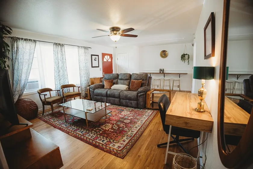 Nestled Inn - Image 1