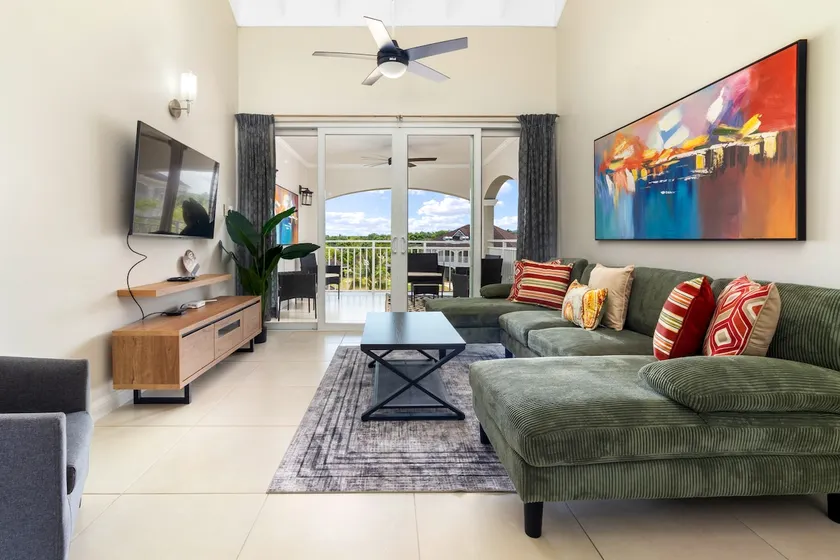 Richmond Estate 3rd floor condo~ Pool~Beach Access - Image 1