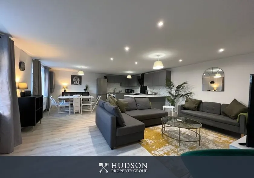 Open Plan Townhouse in Shrewsbury - Image 1