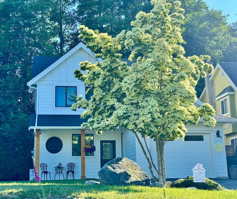 Entire home, 5 min walk to the beach, & restaurant - Image 1