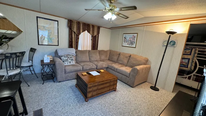 Charming Lake Front Home - Image 1
