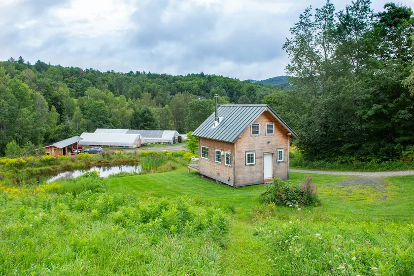 The Gourmet Cabin at Stitchdown Farm - Image 1