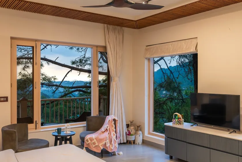 Luxury Living : Heated Pool & More | Near Kasauli - Image 1