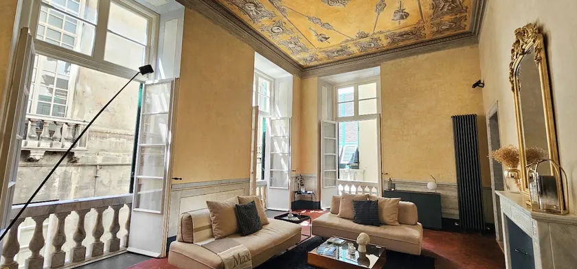 Eleven Luxury Suite-Design and History in the Historic Center - Image 1