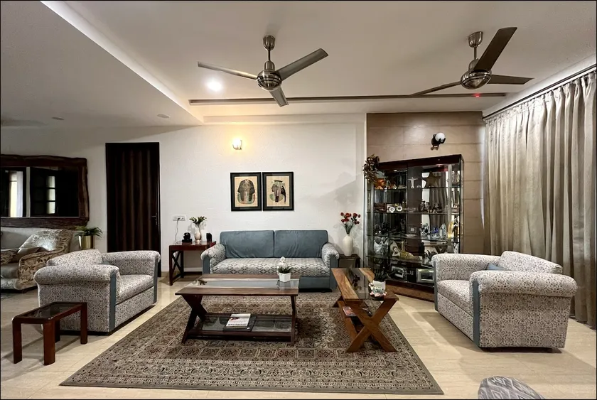 Balcony Bliss - Stylish & Unique Independent 2BHK - Image 1