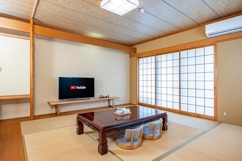 Best choice for sightseeing in Shirahama city center/4 min walk from bus stop/Room 302 with parking - Image 1