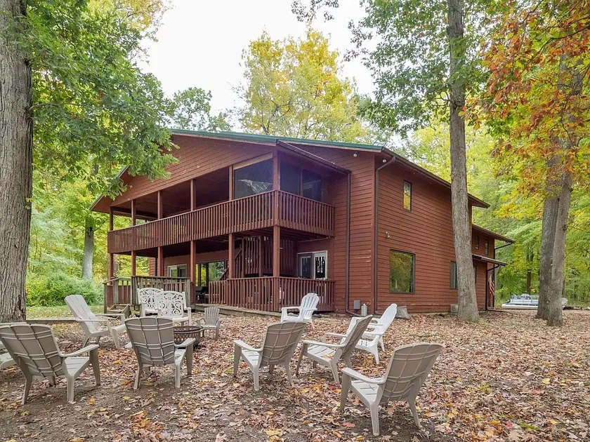 Private Lake Front Home With Pontoon Rental Available On Property - Image 1