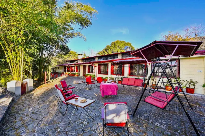 5 BD Vintage Old charm Villa with Cook & BBQ - Image 1