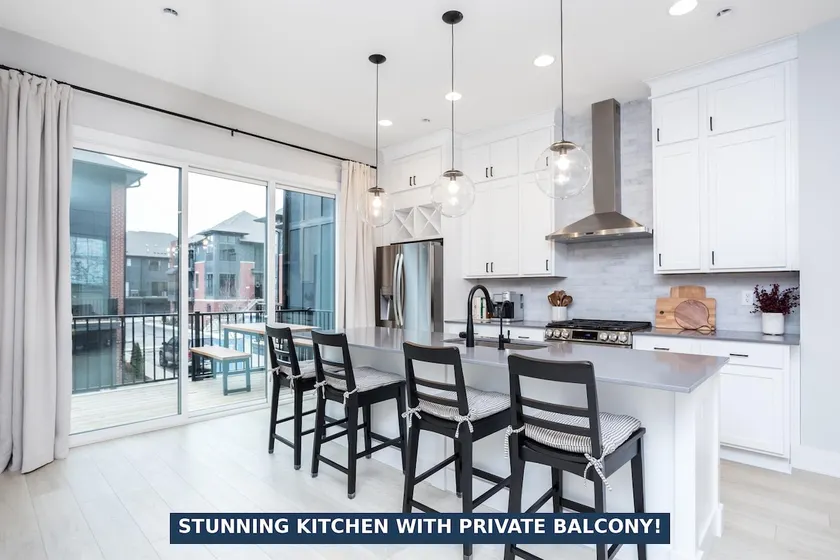 Free Golf Cart! Luxe Townhome Near Grand Park! - Image 1