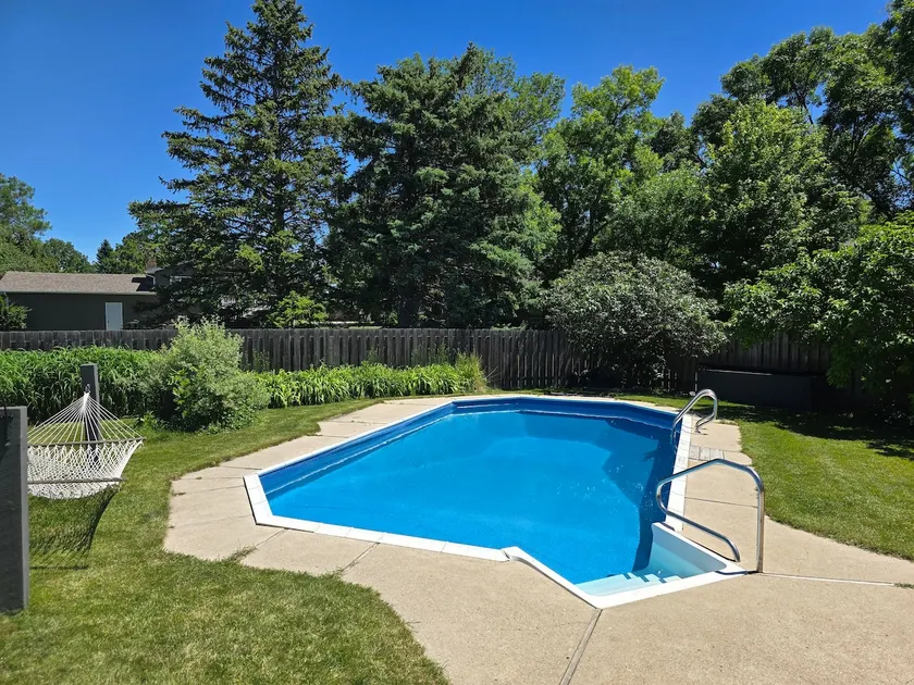 Heated Pool, Sauna & Much More! - Image 1