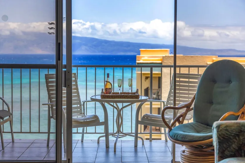 9th floor Expansive Ocean view spacious condo - Image 1
