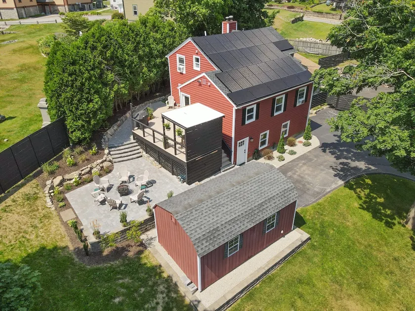 Eco Friendly 1700s home! 0.3 miles to Westerly RI! - Image 1