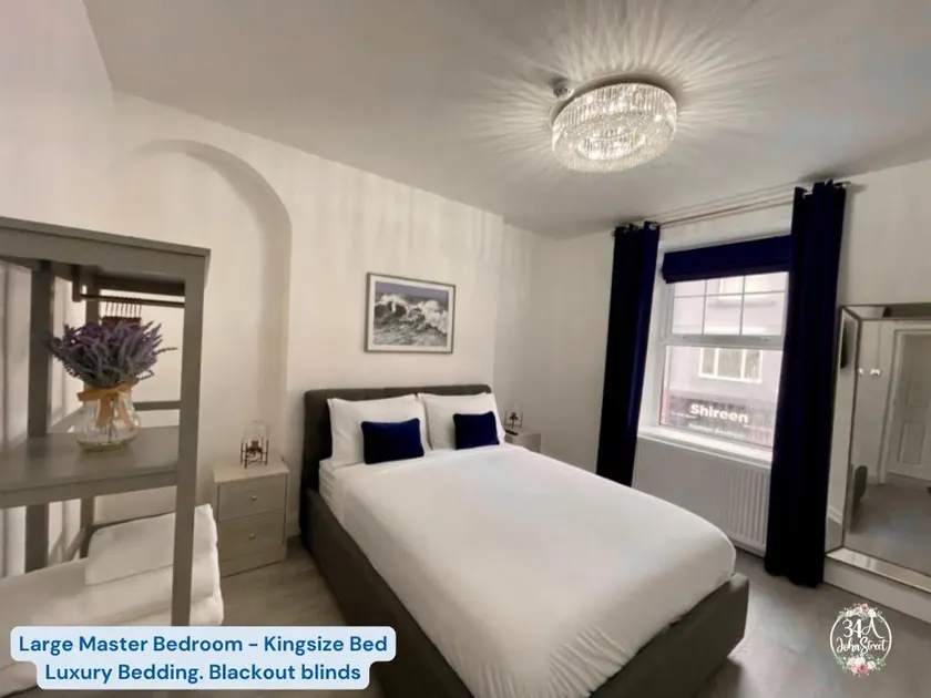 OCEAN ESCAPE 200m From the Sea, High Spec Town Centre Entire Flat, 3 Bedrooms, TVs All Rooms - Image 1