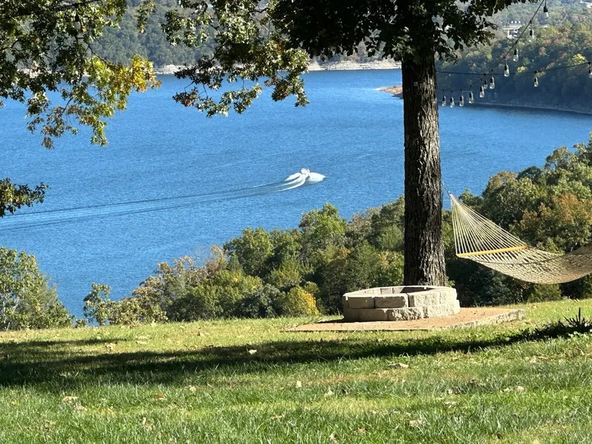 Breathtaking Lake View 2 Bdrm w/ Lake Access - Image 1
