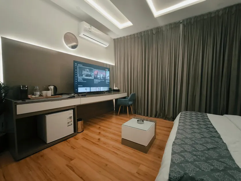 Hotel-style studio with self check-in 8 - Image 1