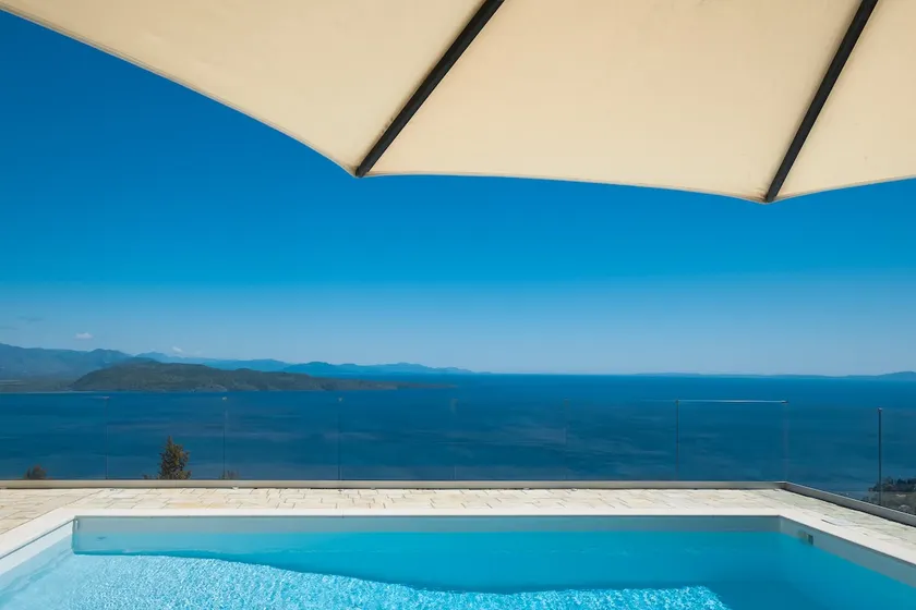 Villa Genna ✿ Vues spectaculaires Pool Piscine chauffée au sommet de Durrells Kalami - Image 1