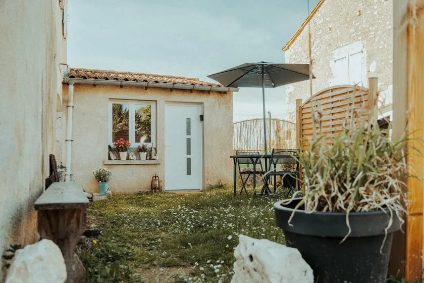 Cozy studio for 2 people with swimming pool - Image 1