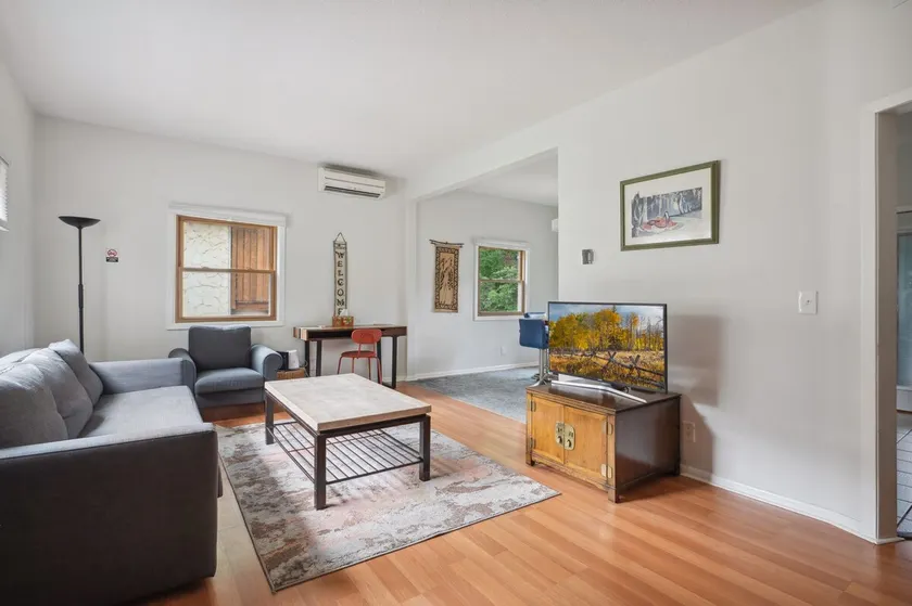 Gorgeous, two bedroom apartment - Image 1