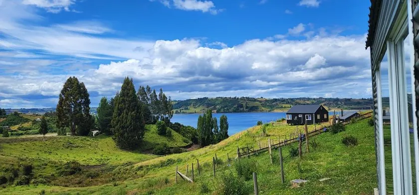 House in Castro with natural surroundings - Image 1
