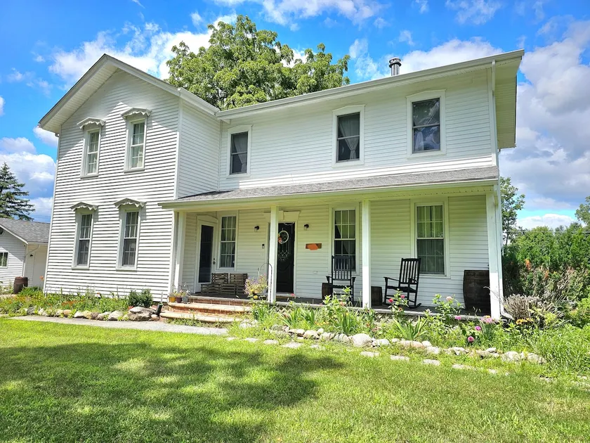 Nature-Filled Family Farm Retreat Near Ann Arbor - Image 1