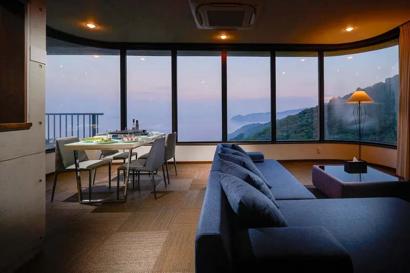 Private Villa on a Hill in Atami Sakurazawa with a Private Hot Spring and Sauna with a Great View [Discount for Consecutive Stays] - Image 1