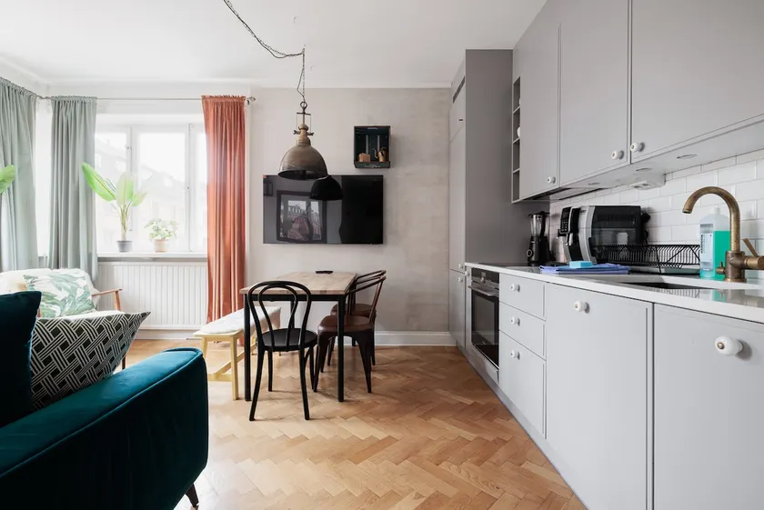 2BR in trendy neighbourhood - Image 1