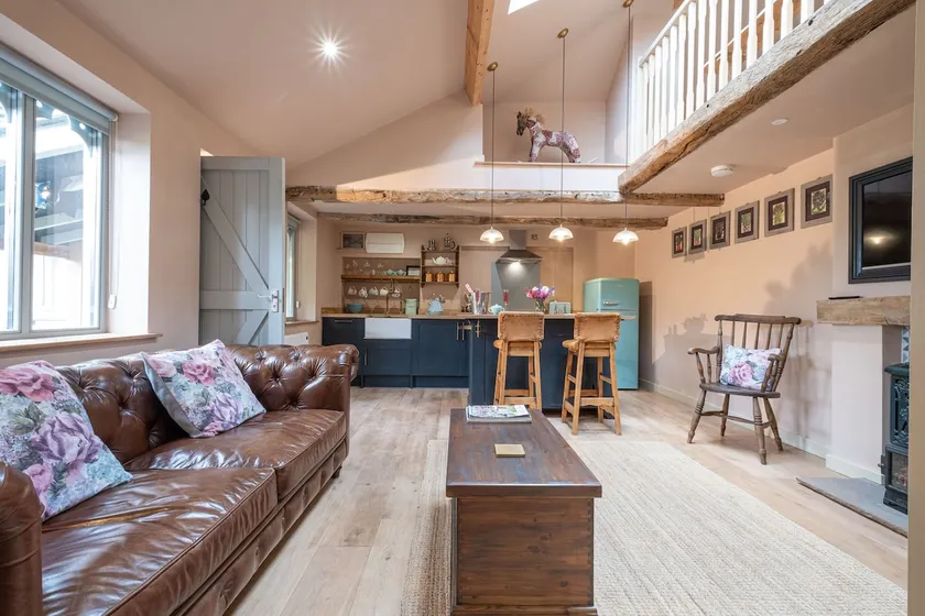 Perfect for couples; friendly pub; great walks - Image 1