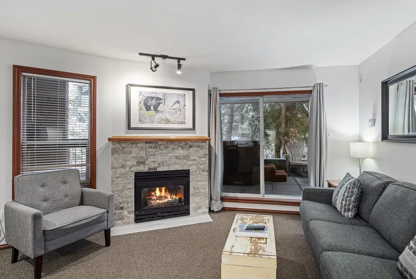 2BR Townhome with private hot tub and pool. GR 99 - Image 1