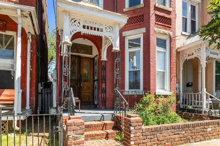 OLD HISTORIC BRICK HOME in RVA - Image 1