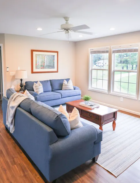 Private carriage house on 3 acres! - Image 1
