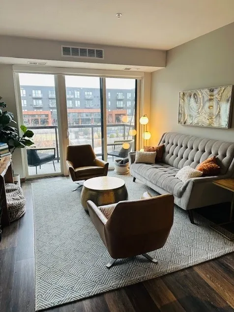 Urban Retreat in Shoreview 2bd/2ba Home 317L - Image 1