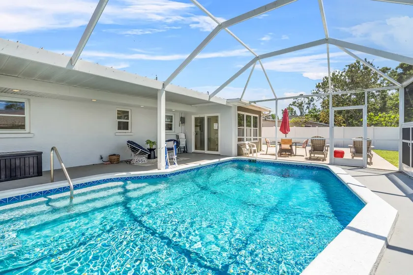 4/2 Private Home with Heated Pool (Min to Beaches) - Image 1