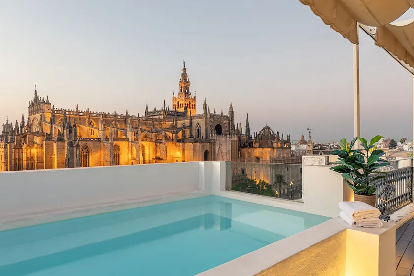 ISG Apartments: Cathedral Sunrise – Private Pool - Image 1