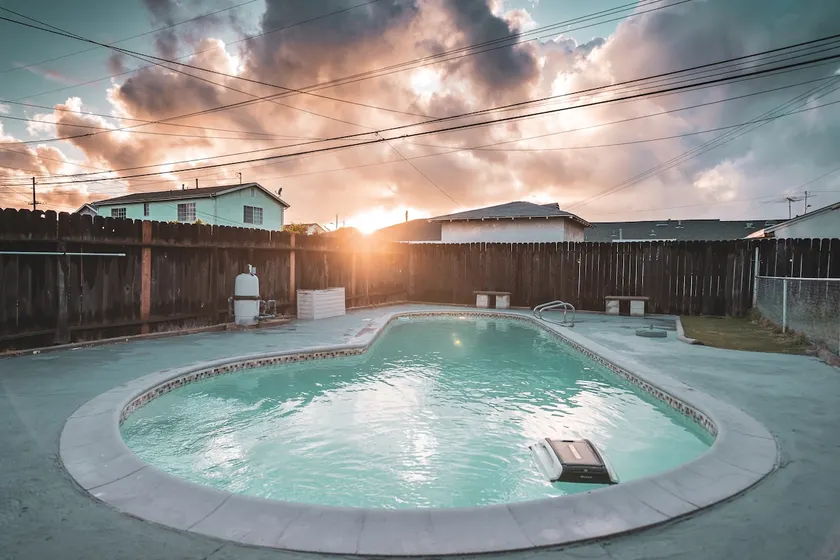 Cheerful 3 BR home with a pool perfect for family - Image 1