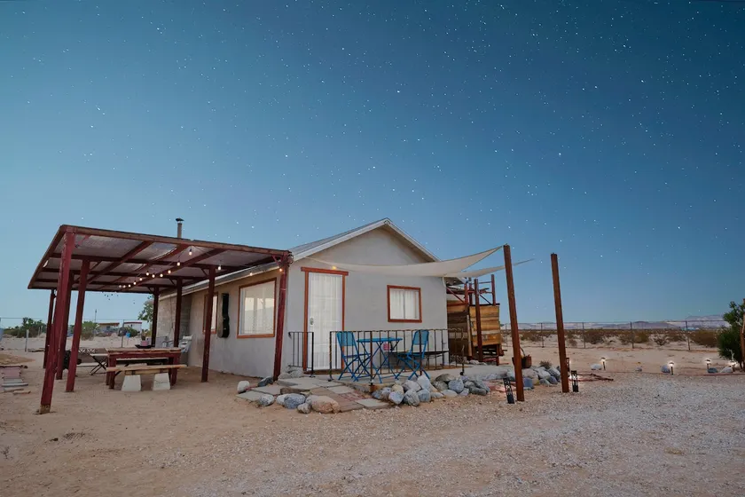 Old Dale Ranch Getaway - Joshua Tree Gem - Image 1