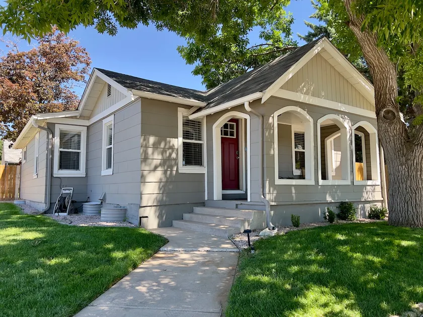 Magnifique bungalow des années 1930 rénové à Englewood! - Image 1